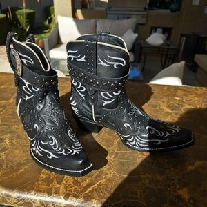 J.B. Dillon Reserve Leather Black and White Western Ankle Boots - Womens size 9